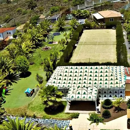 Geraeumiges Mit Kaminofen Und Terrasse By Interhome * Guía de Isora