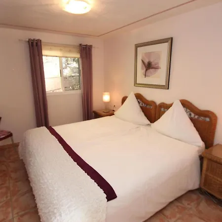 Geraeumiges Mit Kaminofen Und Terrasse By Interhome Guía de Isora