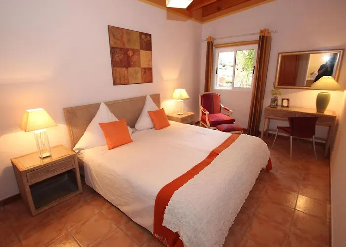 Nyaraló Geraeumiges Mit Kaminofen Und Terrasse By Interhome