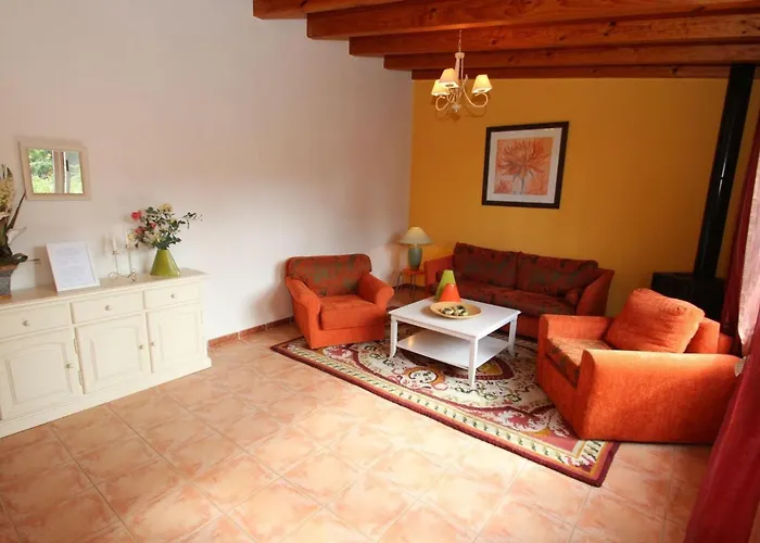 Geraeumiges Mit Kaminofen Und Terrasse By Interhome Guía de Isora