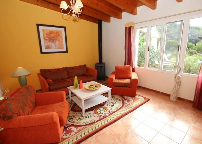 Geraeumiges Mit Kaminofen Und Terrasse By Interhome Nyaraló *