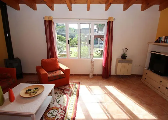 Geraeumiges Mit Kaminofen Und Terrasse By Interhome Nyaraló *