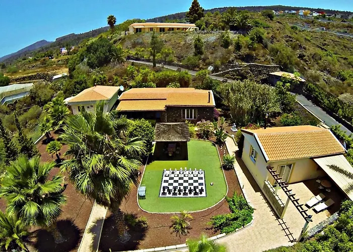 Geraeumiges Mit Kaminofen Und Terrasse By Interhome *