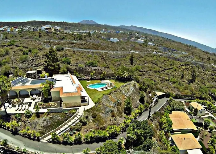 Nyaraló Geraeumiges Mit Kaminofen Und Terrasse By Interhome Guía de Isora