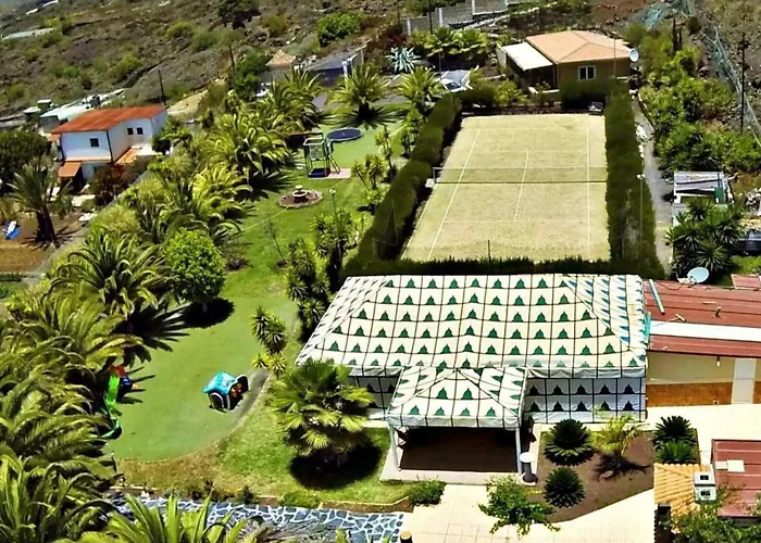 Geraeumiges Mit Kaminofen Und Terrasse By Interhome * Guía de Isora