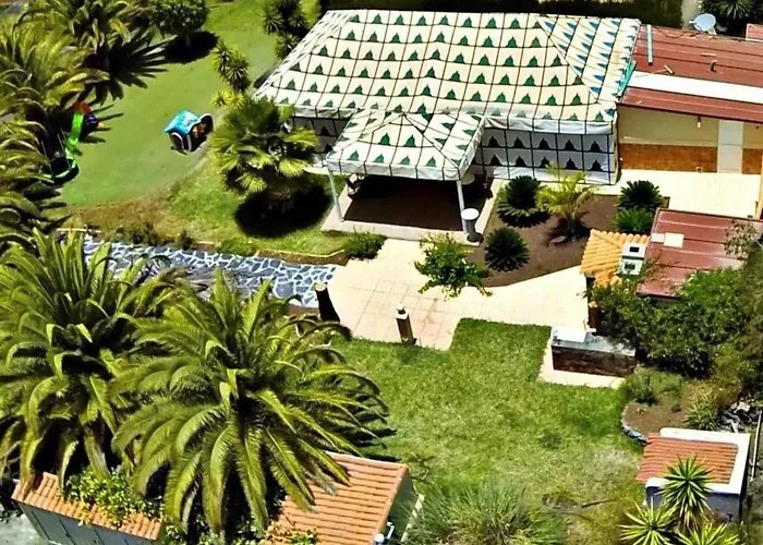 Nyaraló Geraeumiges Mit Kaminofen Und Terrasse By Interhome *