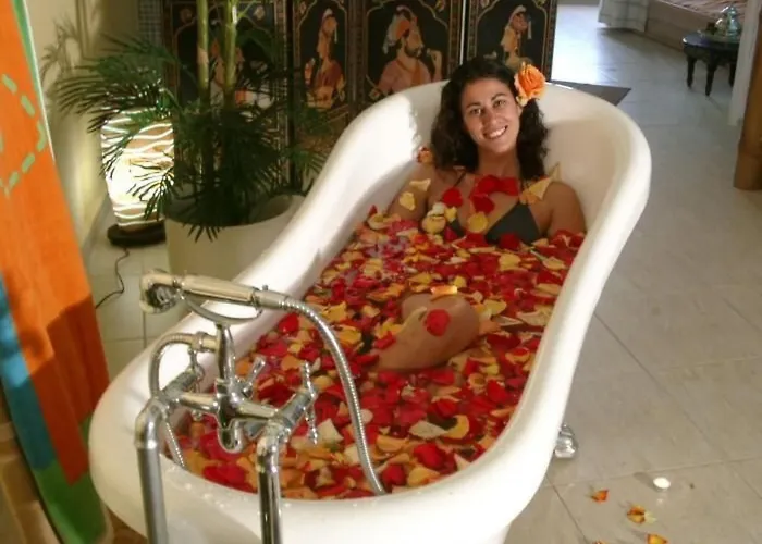 Geraeumiges Mit Kaminofen Und Terrasse By Interhome Nyaraló Guía de Isora