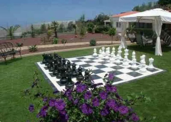 Geraeumiges Mit Kaminofen Und Terrasse By Interhome Nyaraló